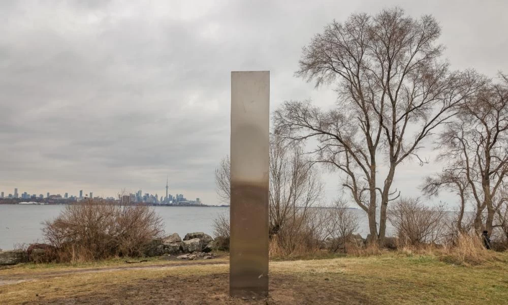 Εμφανίστηκε και στον Καναδά ο «μυστηριώδης μονόλιθος»